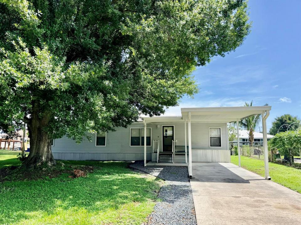 2332 SE 29TH Street, Okeechobee, Florida 34974, USA