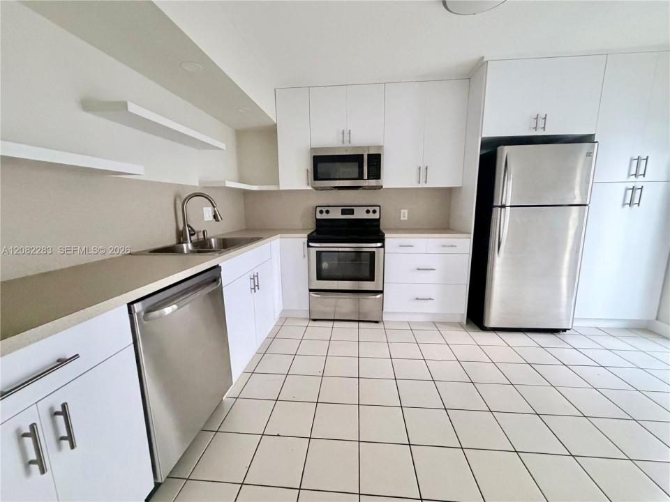 3203 Mary St 4, Miami, Florida 33133, USA
