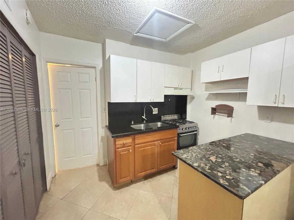 7730 Johnson St. 1, Pembroke Pines, Floride 33024, États-Unis
