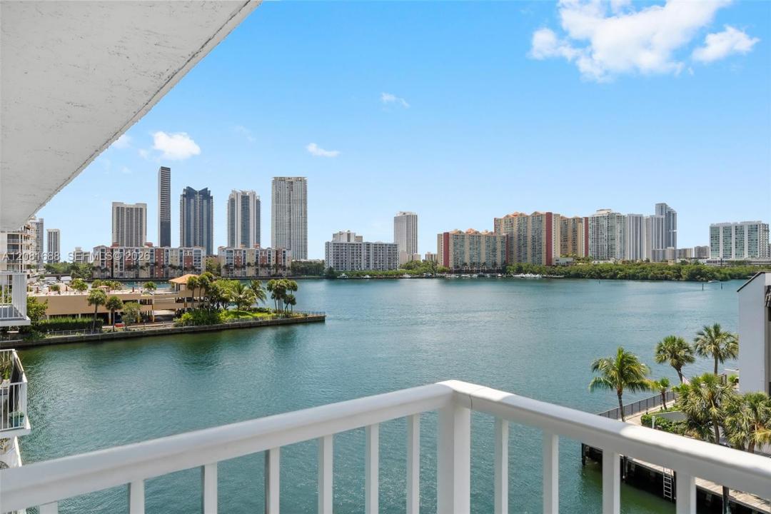 4000 NE 169th St 607, North Miami Beach, Floride 33160, États-Unis