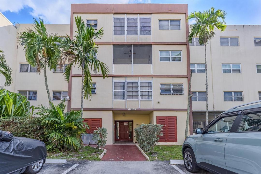 4047 NW 16TH Street 307, Lauderhill, Floride 33313, États-Unis
