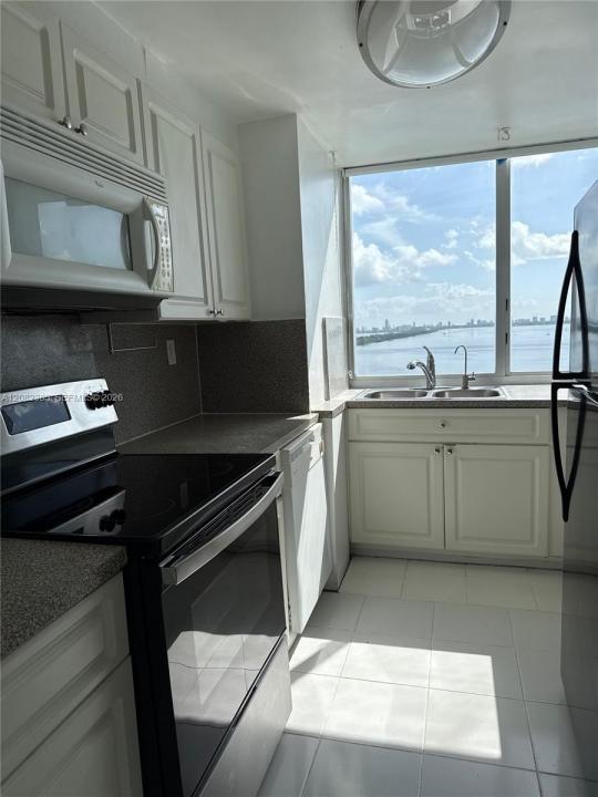 3301 NE 5th Ave 1211, Miami, Florida 33137, USA