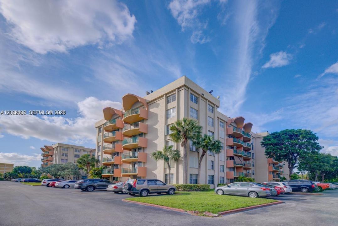 9320 Fontainebleau Blvd 213, Miami, Florida 33172, USA