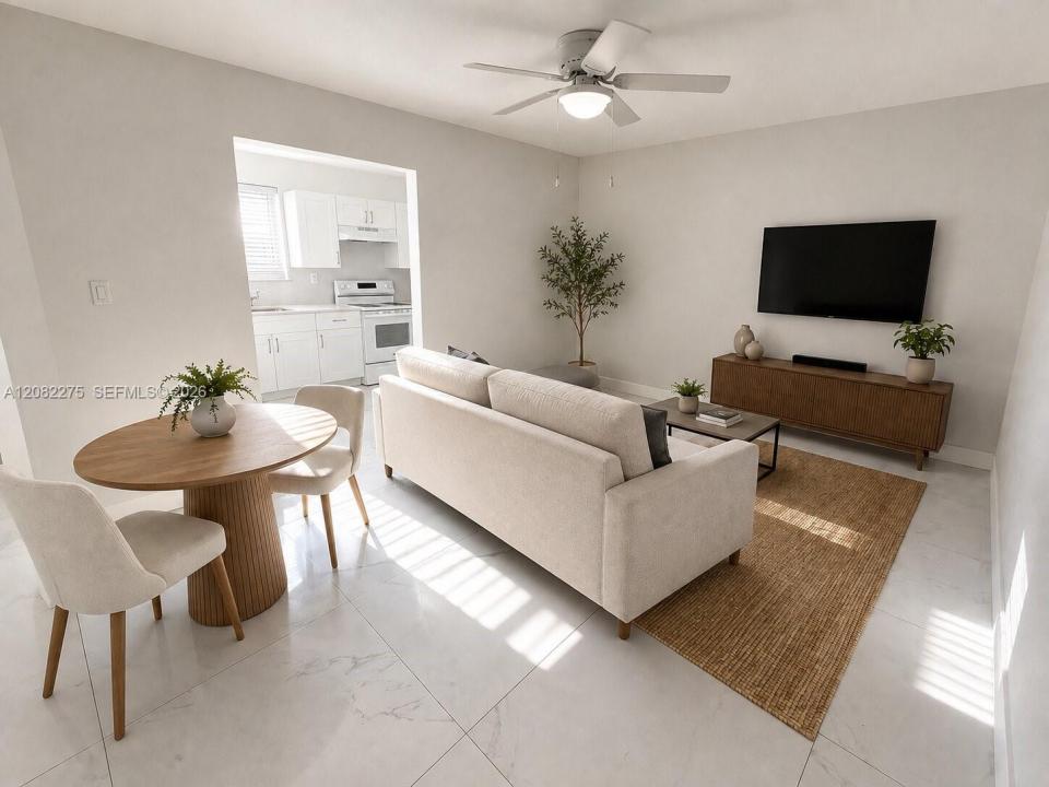 629 SW 10th St 2, Miami, Florida 33130, USA