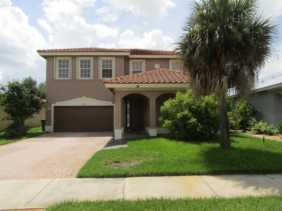 1756 SW JAMESPORT Drive, Port St. Lucie, Florida 34953, USA