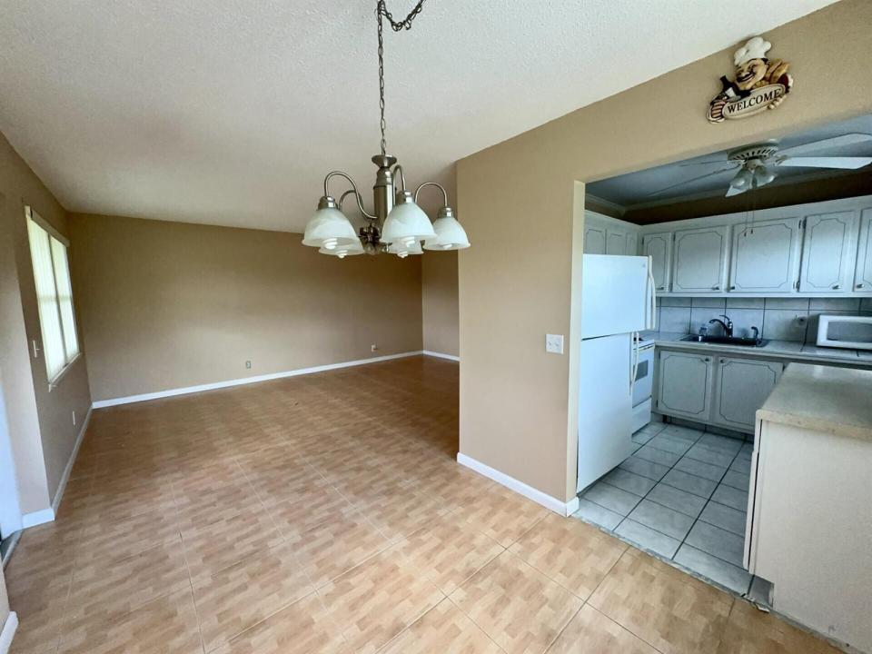 38 CAMBRIDGE B, West Palm Beach, Florida 33417, USA