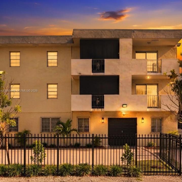 2725 W Okeechobee Rd 5, Hialeah, Florida 33010, Stati Uniti