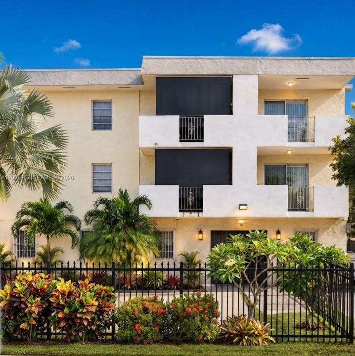 2725 W Okeechobee Rd 3, Hialeah, Floride 33010, États-Unis