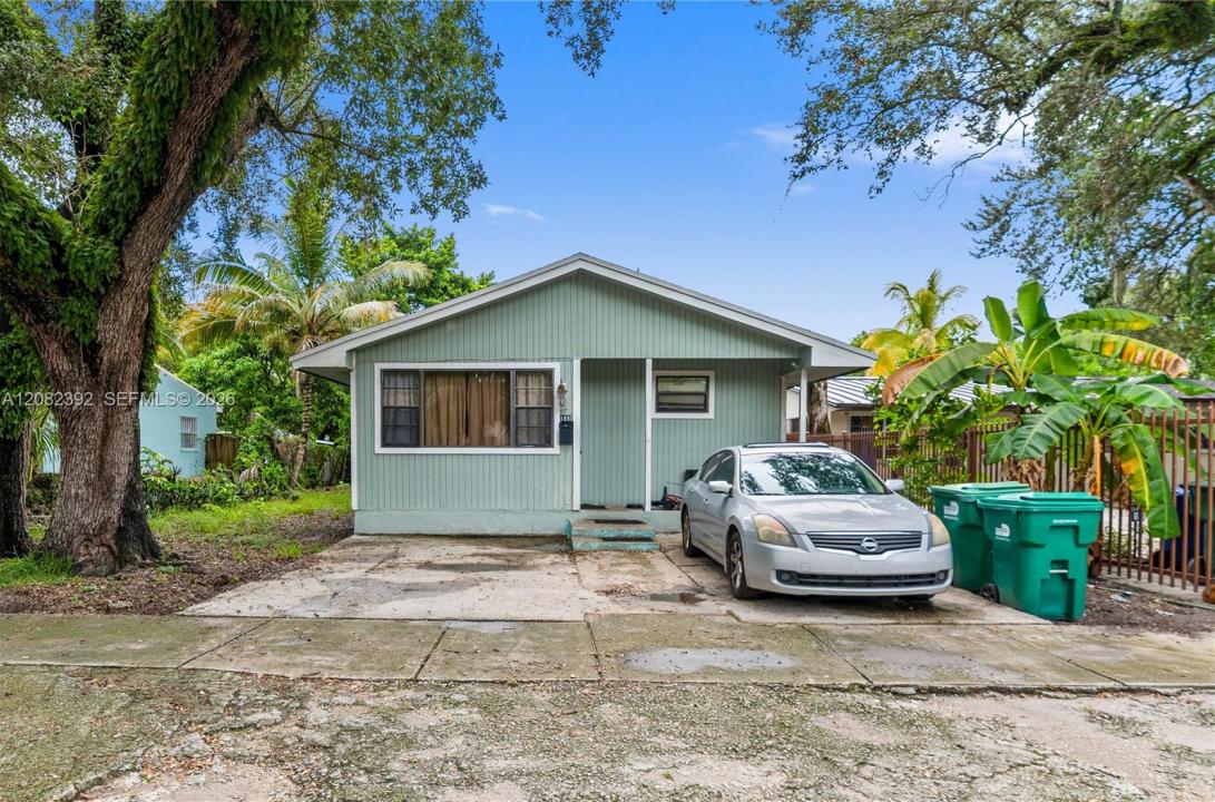 1885 NW 113th Ter, Miami, Florida 33167, USA