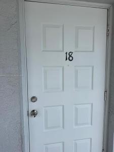 2401 Van Buren St APT 18, Hollywood, Florida 33020, USA