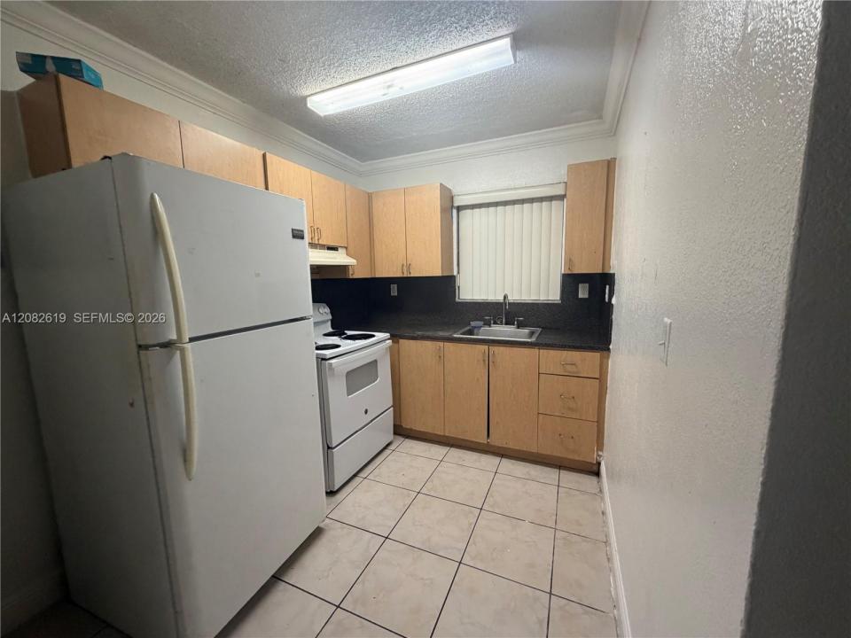 16118 NE 21st Ave 7, North Miami Beach, Florida 33162, Stati Uniti