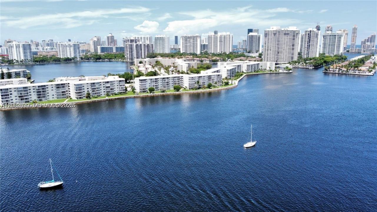 2903 Point East Dr K611, Aventura, Floride 33160, États-Unis