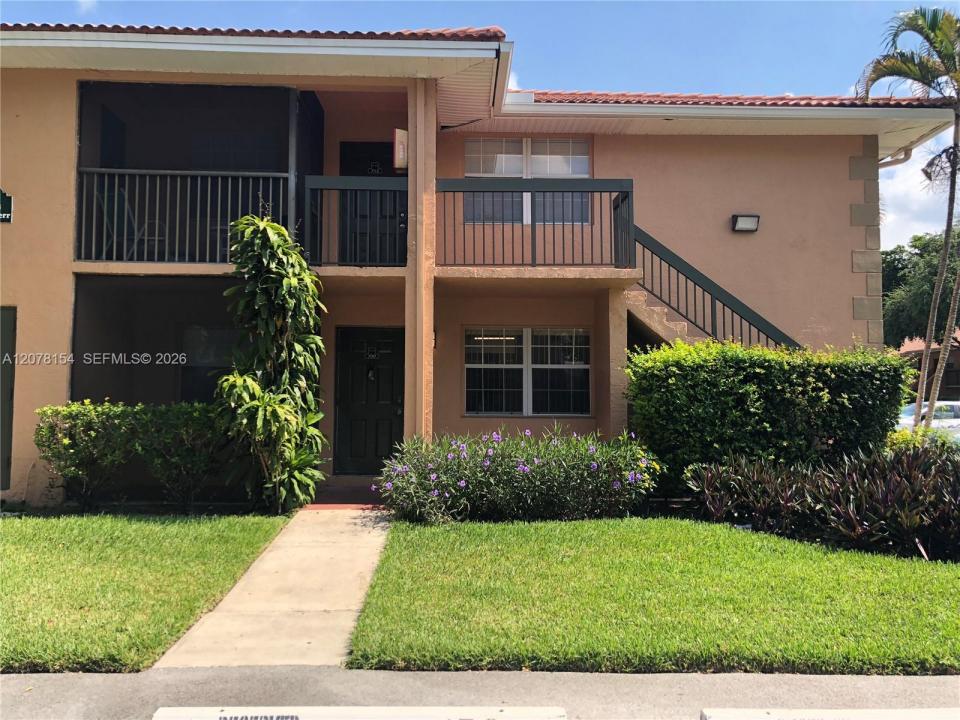 700 NW 103rd Ter 101, Pembroke Pines, Floride 33026, États-Unis
