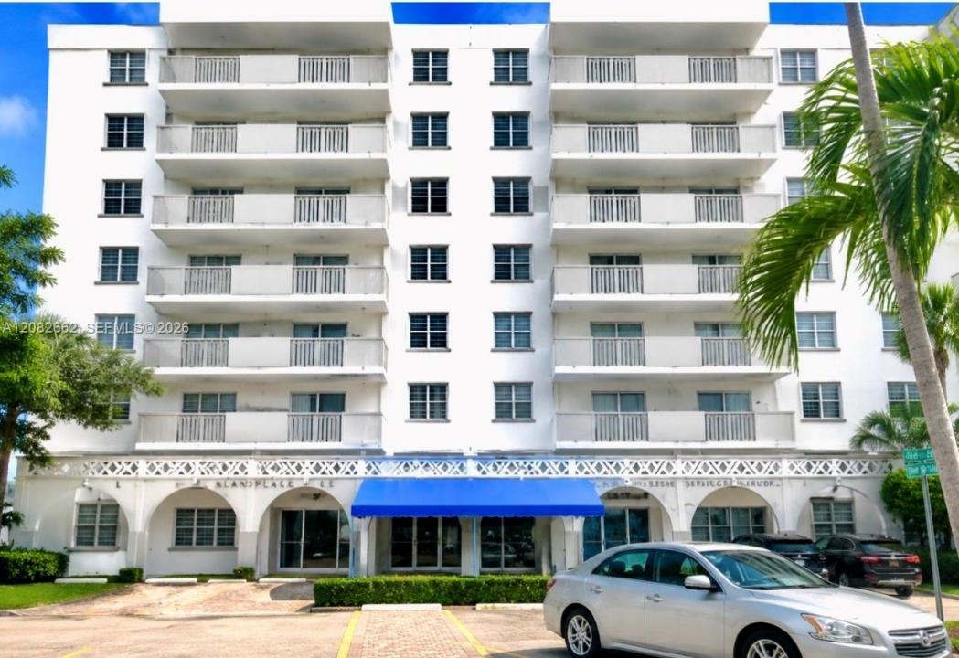 1455 N Treasure Dr 4M, North Bay Village, Florida 33141, USA