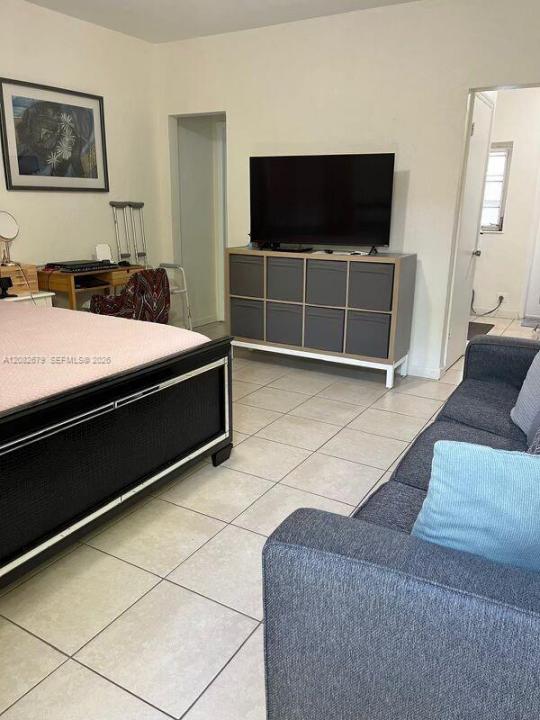 730 SW 10th St 1, Miami, Florida 33130, USA