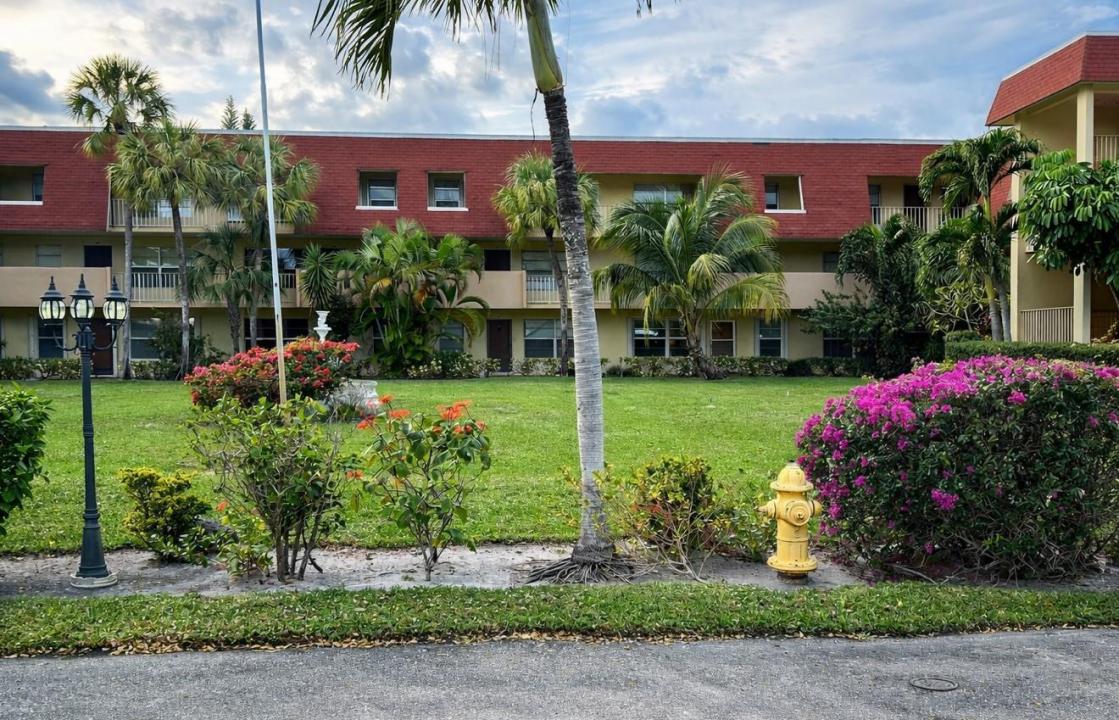 3081 NW 47TH Terrace 107, Lauderdale Lakes, Floride 33313, États-Unis