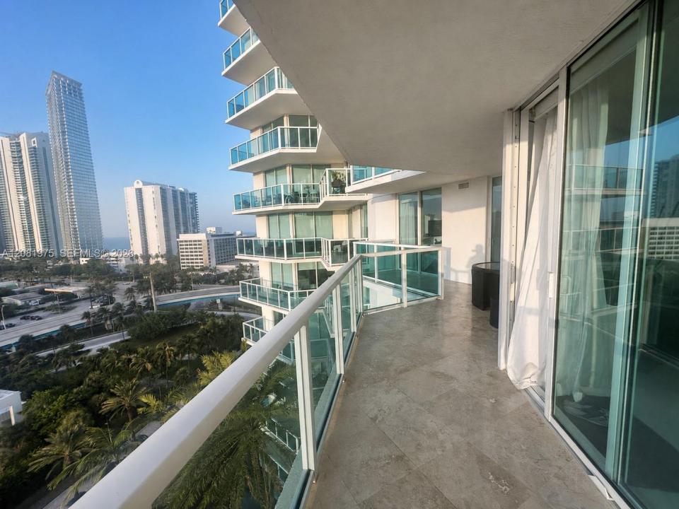 150 Sunny Isles Blvd 1-1203, Sunny Isles Beach, Floride 33160, États-Unis