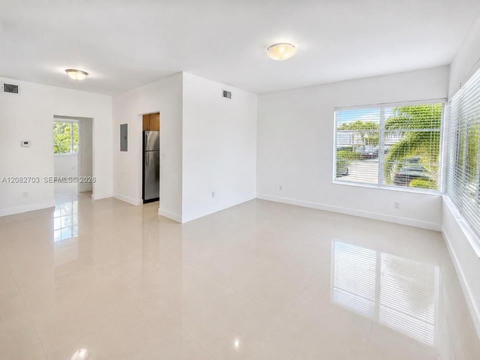 1025 94th St 12, Bay Harbor Islands, Floride 33154, États-Unis