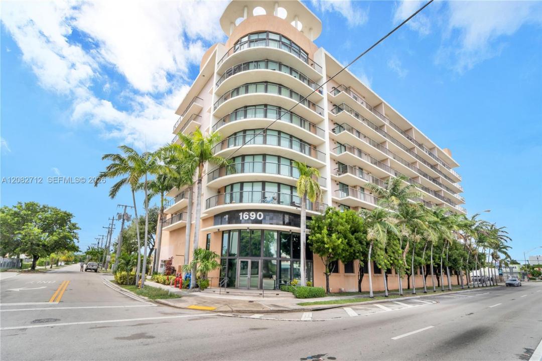 1690 SW 27th Ave 505, Miami, Floride 33145, États-Unis