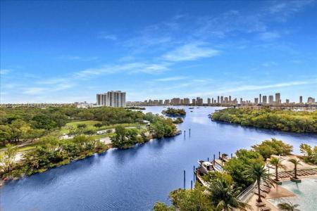 16385 Biscayne 804, North Miami Beach, Florida 33160, USA