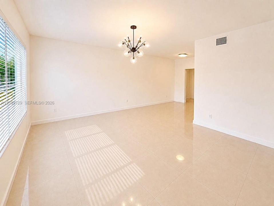 1027 94th St 7, Bay Harbor Islands, Florida 33154, USA