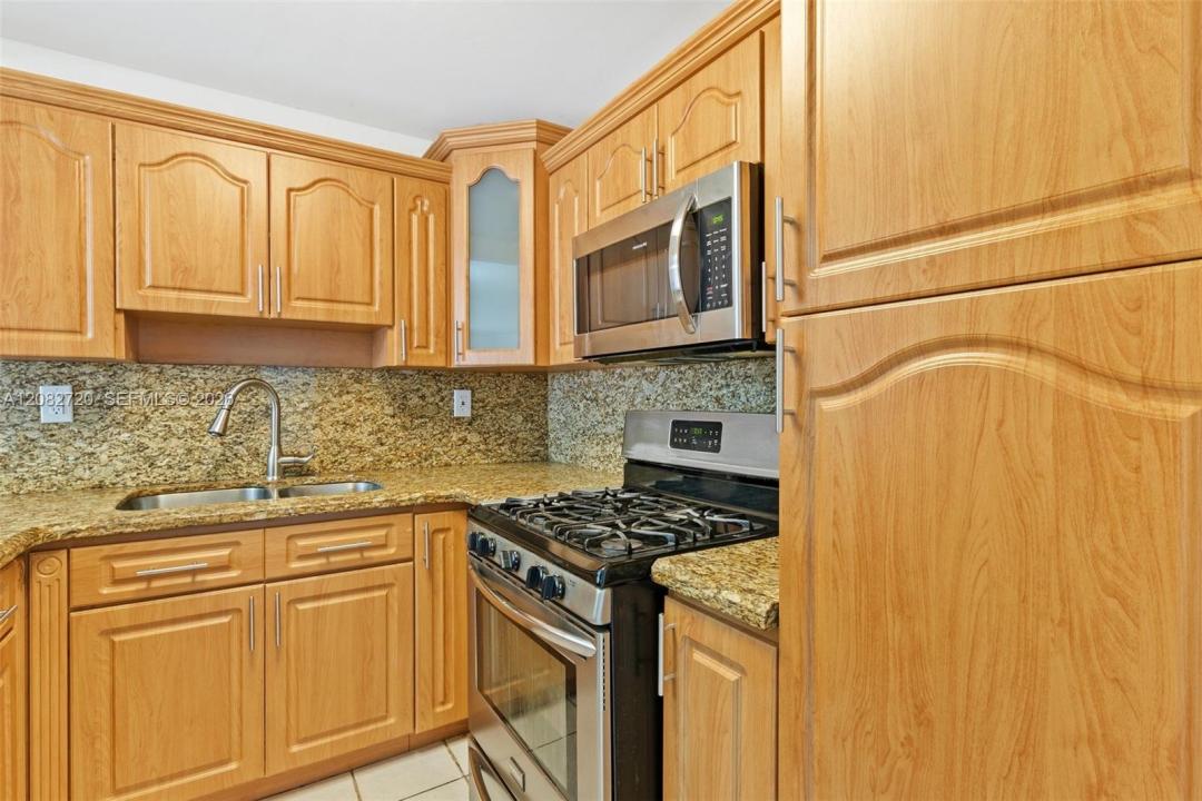 1300 W 47th Pl 223, Hialeah, Floride 33012, États-Unis