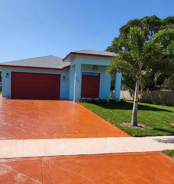 409 BROWARD Avenue, Floryda 33463, USA
