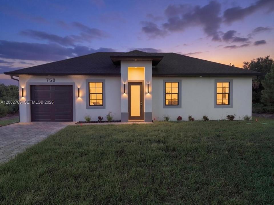 758 Long Distance Ln, Lehigh Acres, Floride 33974, États-Unis