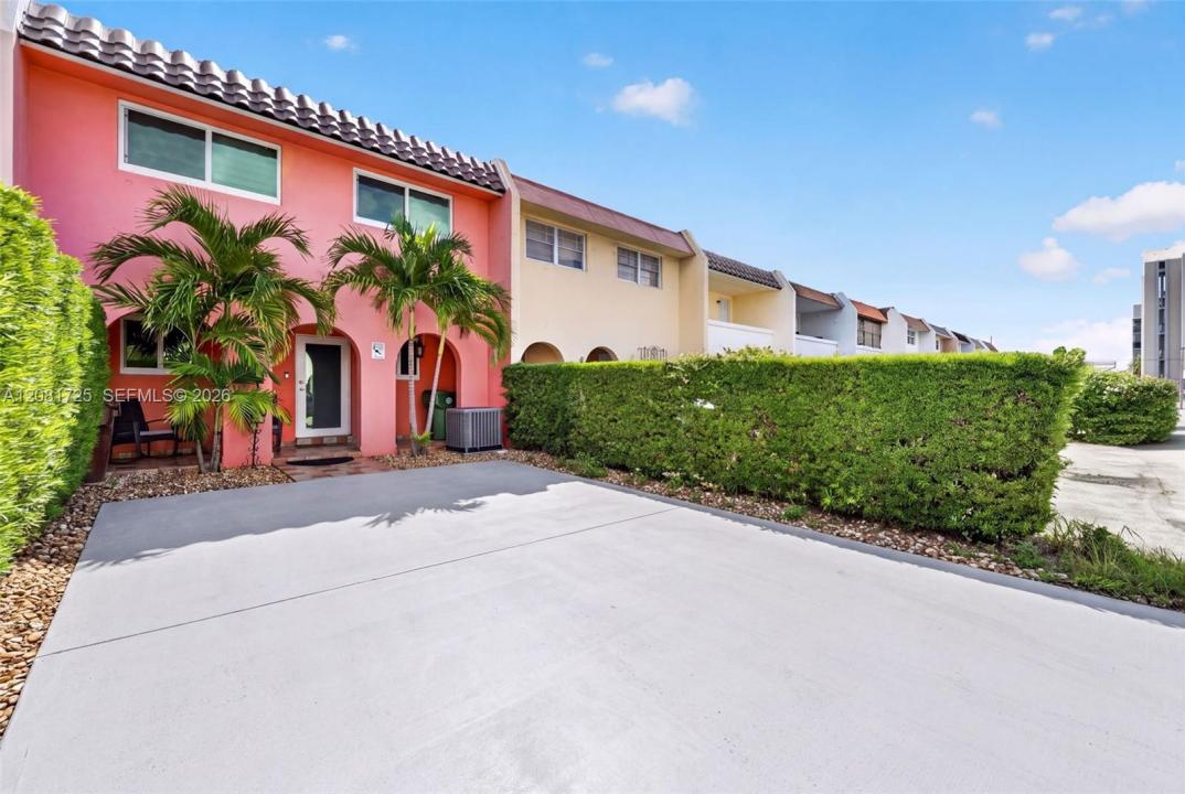 6965 W 2nd Way, Hialeah, Floride 33014, États-Unis