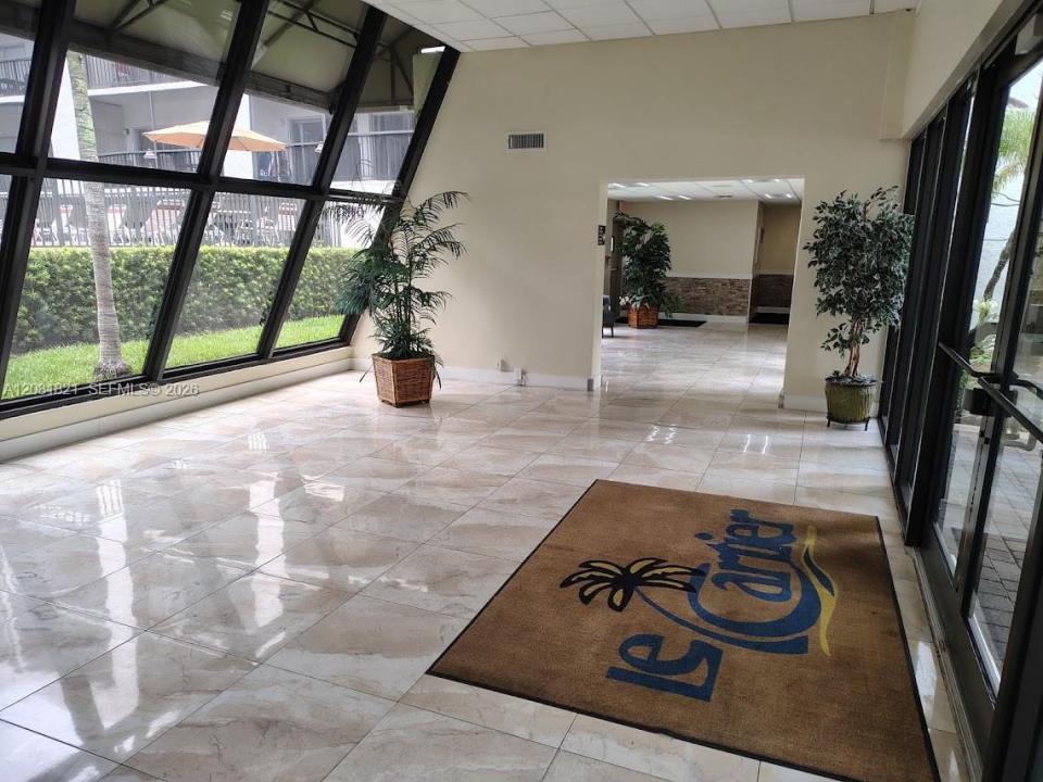 201 178th Dr 438, Sunny Isles Beach, Floride 33160, États-Unis