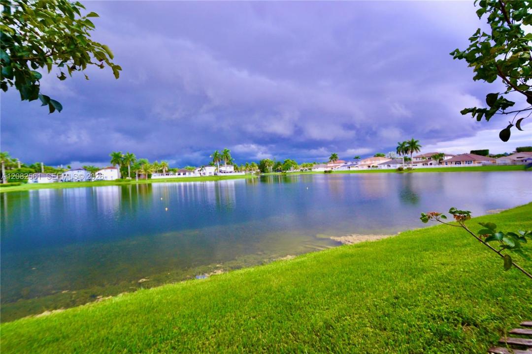 7132 SW 158th Path, Miami, Florida 33193, USA