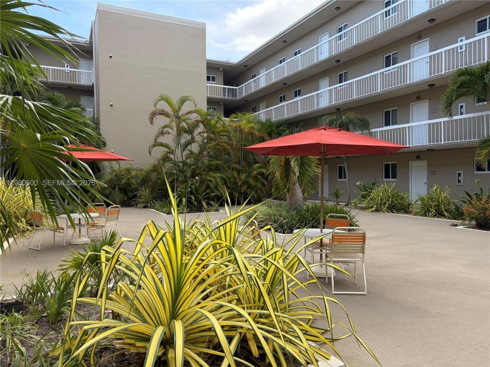 7703 Camino Real A106, Miami, Floride 33143, États-Unis