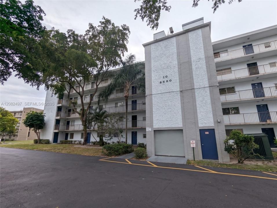 8560 N Sherman Cir 308, Miramar, Florida 33025, USA
