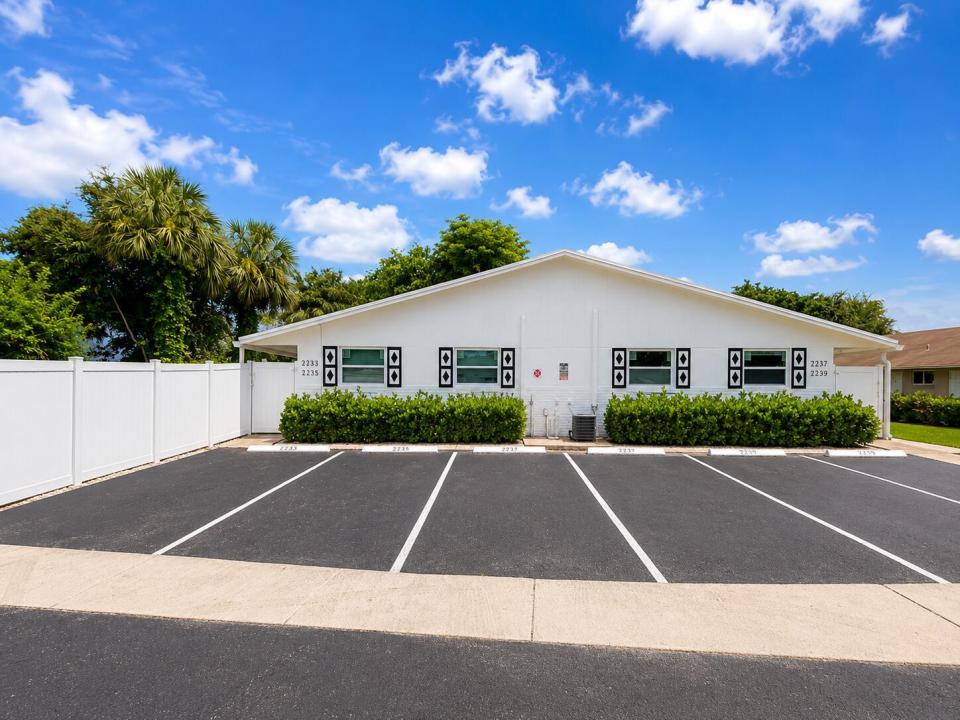 2235 NW 57th Avenue, Lauderhill, Florida 33313, Stati Uniti