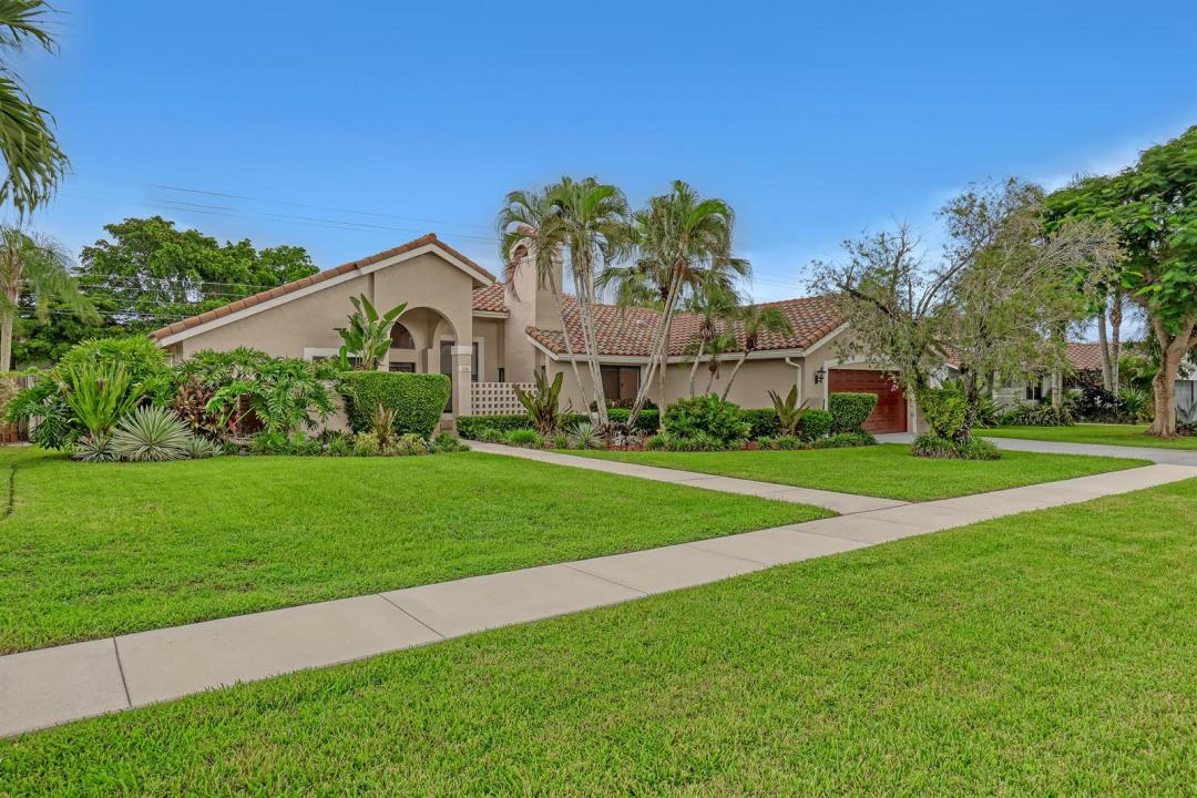 2156 AMESBURY Circle, Wellington, Florida 33414, USA