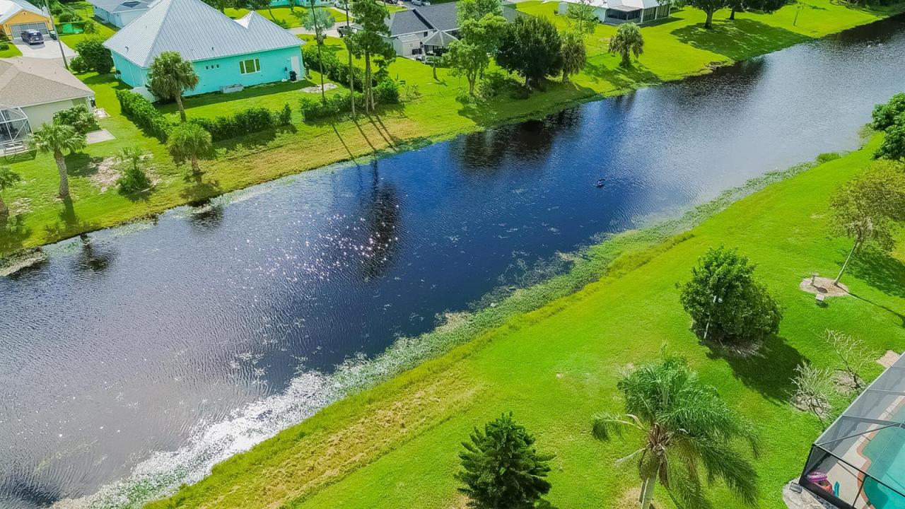 1831 SE Mantua Street, Port St. Lucie, פלורידה 34952, ארצות הברית של אמריקה