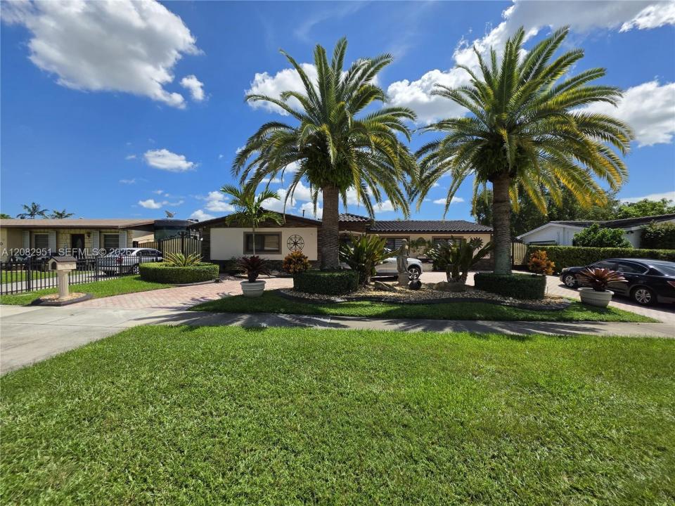 8450 NW 178th St, Hialeah, Florida 33015, Amerika Birleşik Devletleri