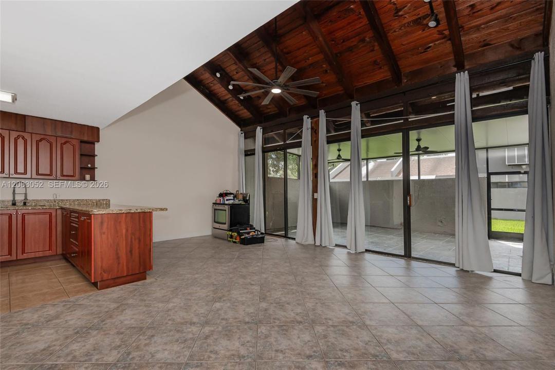 1504 NW 112th Ter, Pembroke Pines, Floride 33026, États-Unis
