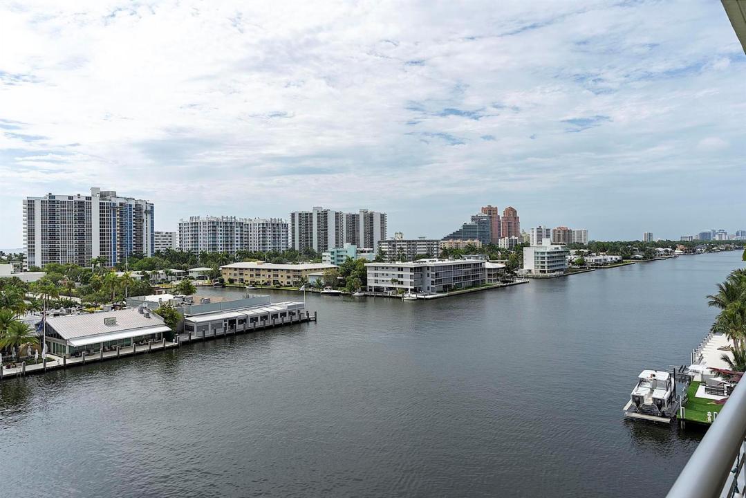 2900 NE 30th Street Apt 8j, Fort Lauderdale, Florida 33306, USA
