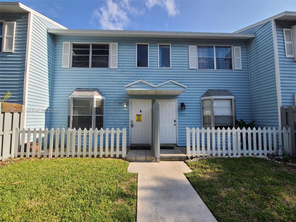 173 SW 3rd St 173, Pompano Beach, Florida 33060, USA