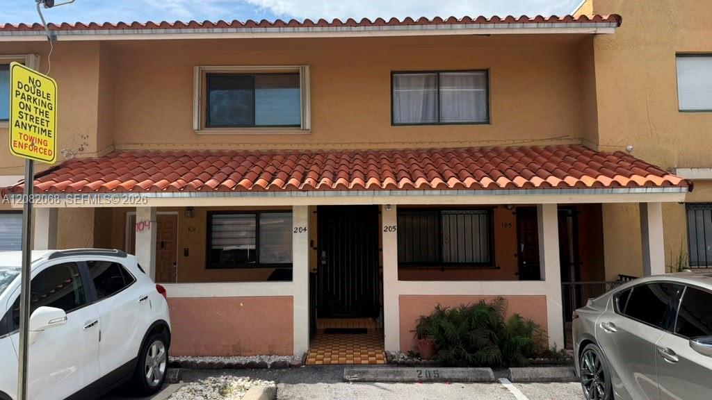 2770 W 61st Pl 204, Hialeah, Florida 33016, USA