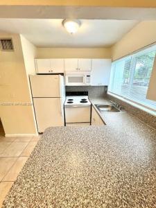 7626 NE 6th Ct 1, Miami, Floryda 33138, USA