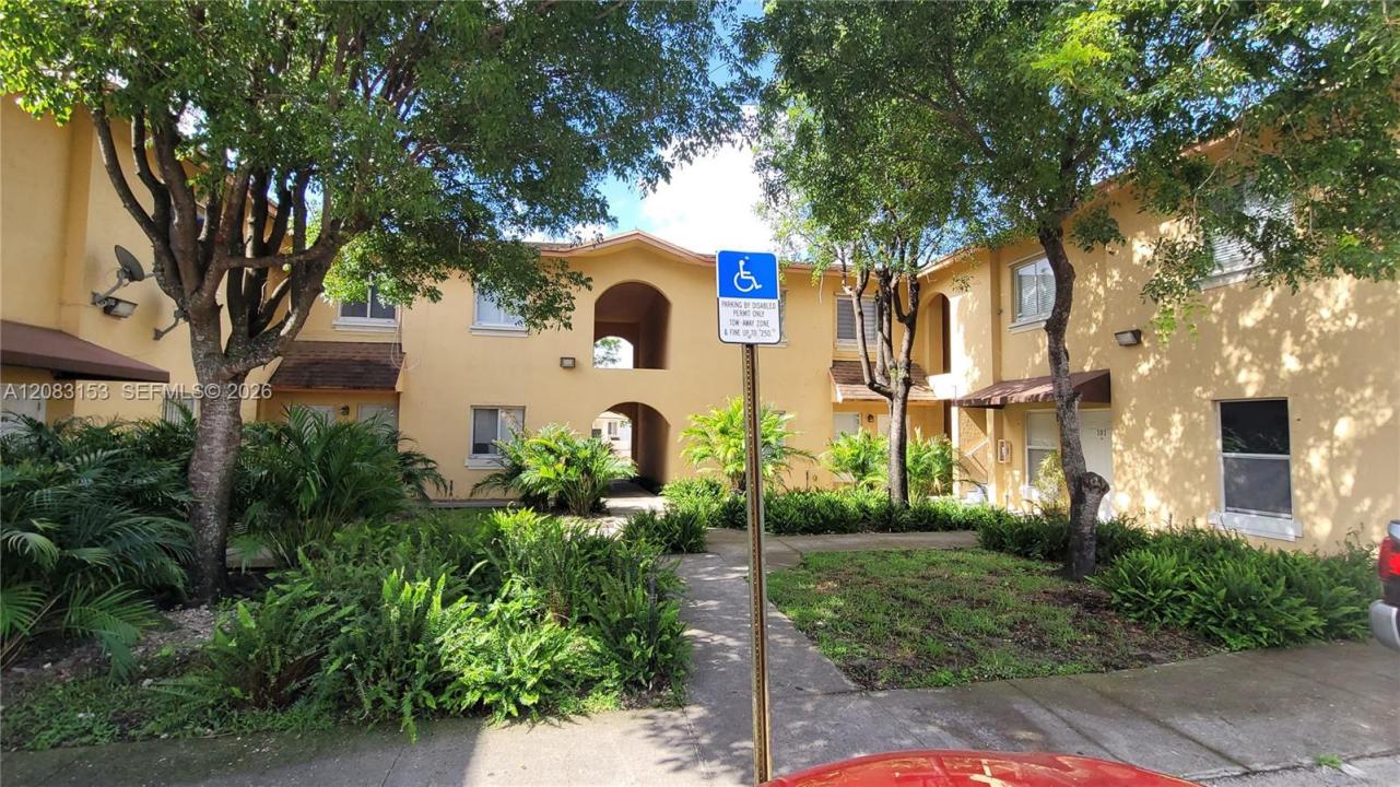 33 E 20th St 203, Hialeah, Florida 33010, USA