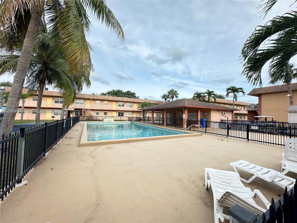 101 NE 41st St G116, Oakland Park, Floride 33334, États-Unis