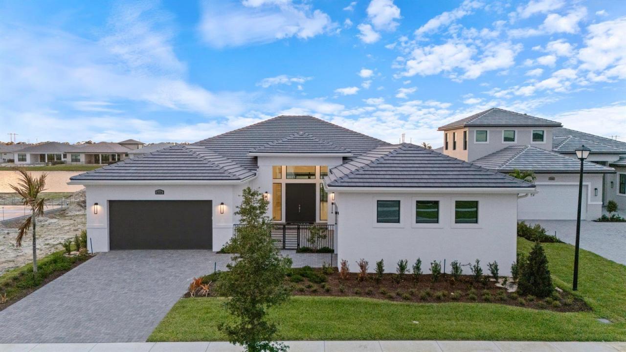 8358 SW Puccini Way, Port St. Lucie, Florida 34987, USA