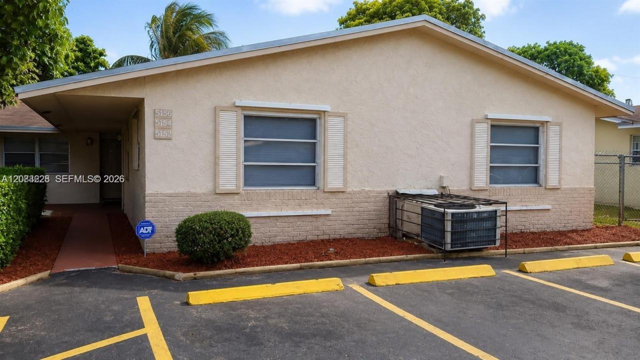 5880 NW 19th Ct 2, Lauderhill, Florida 33313, Stati Uniti