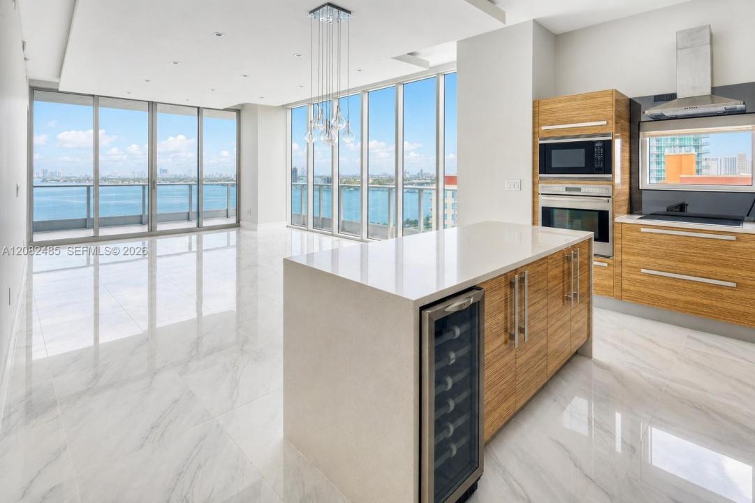 2020 N Bayshore Dr 1710, Miami, Florida 33137, Stati Uniti
