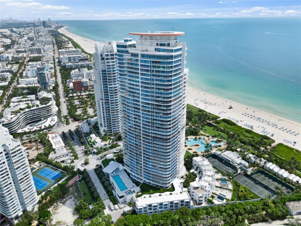 100 S Pointe Dr 1102/03, Miami Beach, Florida 33139, USA