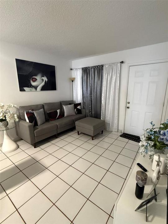 5420 W 21st Ct 211, Hialeah, Floride 33016, États-Unis