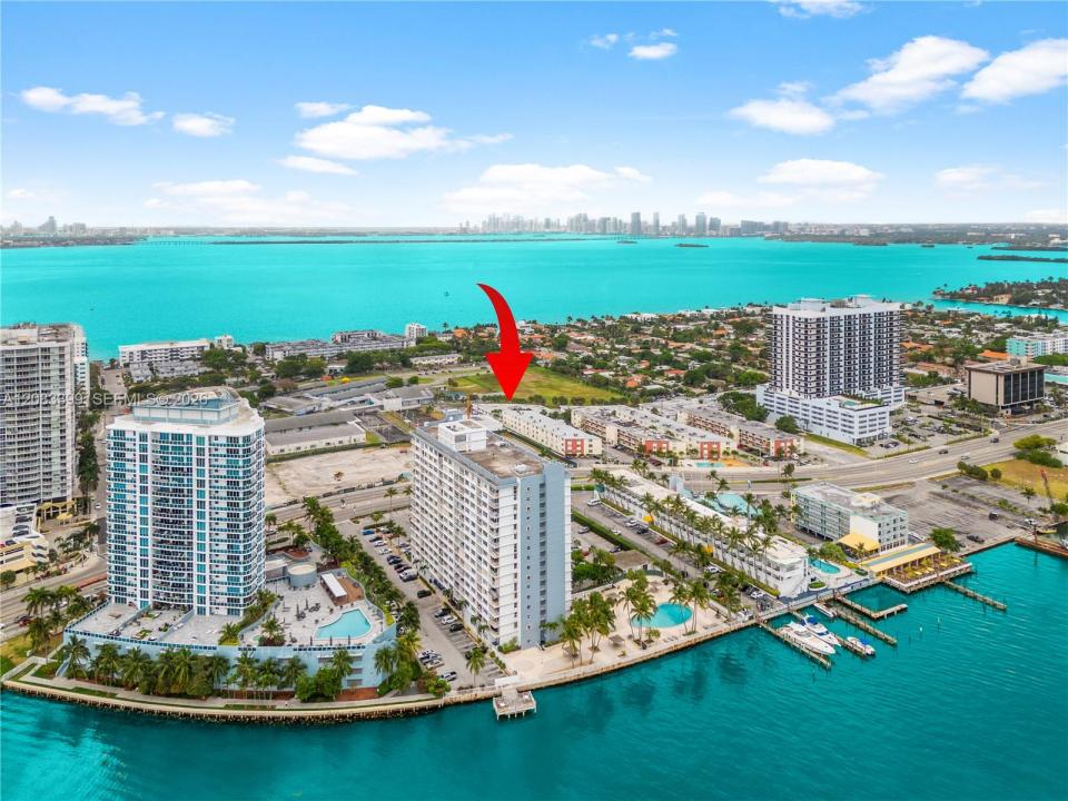 1865 79th St Cswy 16B, North Bay Village, Floride 33141, États-Unis